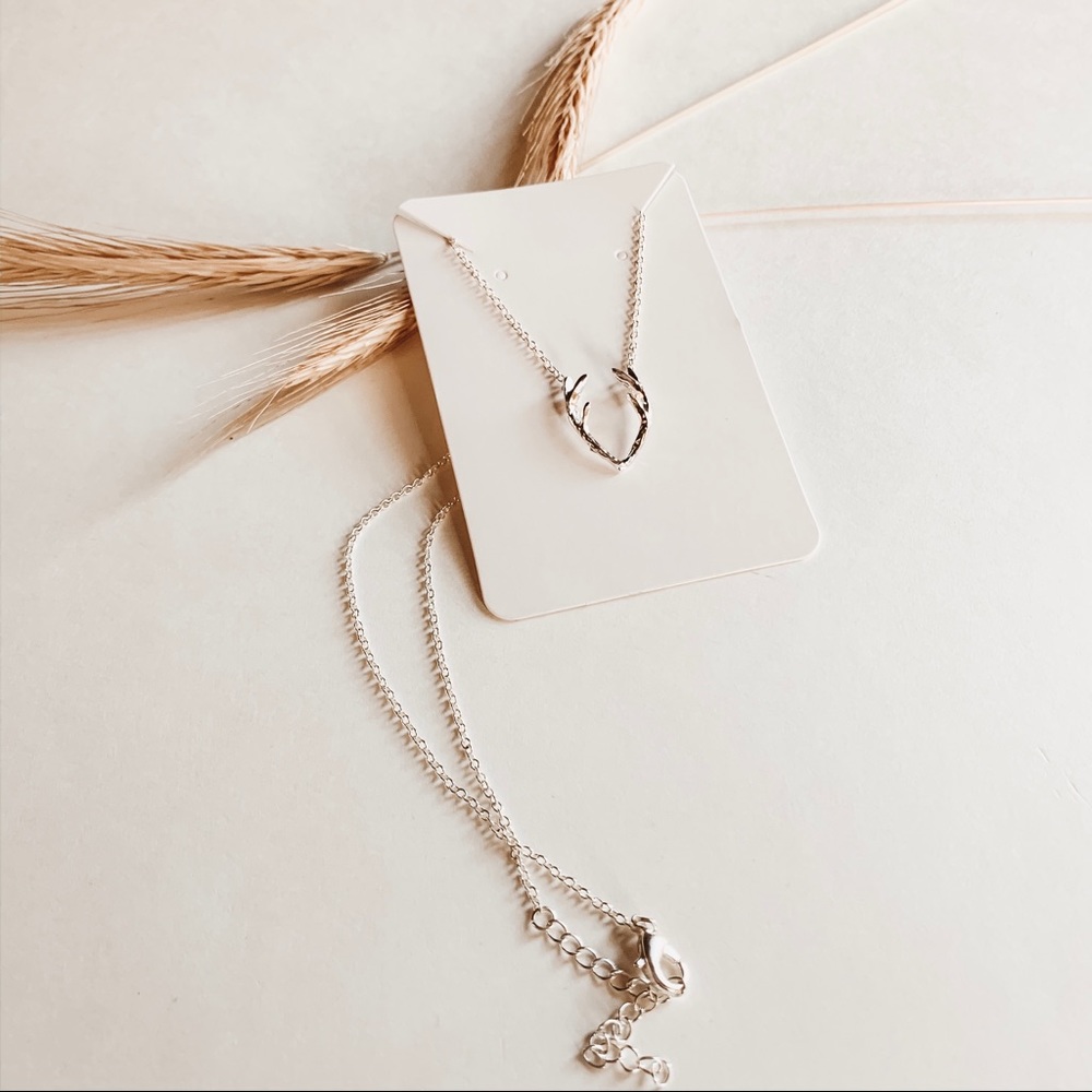 Antler Pendant Necklace Silver - Picture 3 of 3